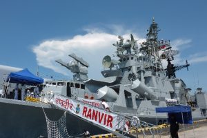 Blast: नौसेना के डेस्ट्रॉयर INS रणवीर पर अचानक हुआ धमाका, 3 नौसैनिकों ने गंवाई जान