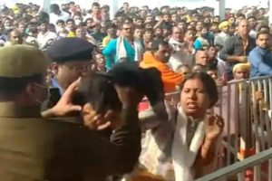 PM मोदी की सुल्तानपुर रैली में कांग्रेसी साजिश का खुलासा, महिला नेता ने पहले दिखाया काला झंडा, फिर चलवाई गोली; पुलिस ने खोली पूरी कलई