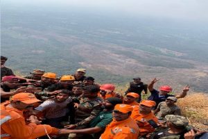 Kerala Rescue Operation: 43 घंटों तक पहाड़ में फंसा रहा युवक, सेना ने कड़ी मशक्कत के बाद ऐसे किया रेस्कयू