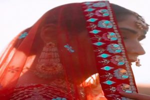 In Pics: लाल सुर्ख जोड़े में कॉमेडियन कृष्णा की बहन आरती सिंह का ग्लैमरस अवतार, यहां देखें Photos