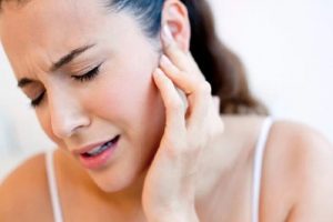 Health Tips: कानों के दर्द से छुटकारा पाने के लिए रामबाण साबित हो सकते हैं ये देसी नुस्खे, सभी आपके घर में हैं मौजूद