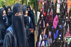 Hijab controversy: भारत से तुर्की पहुंचा हिजाब विवाद, भारतीय दूतावास के बाहर हिजाब बैन को लेकर हो रहा विरोध प्रदर्शन