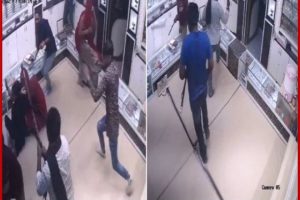 Rajasthan: जालोर में ज्वैलर्स की दुकान में दिनदहाड़े लूटपाट, पहले लाठी से स्टाफ को पीटकर भगाया, फिर लूटे गहने