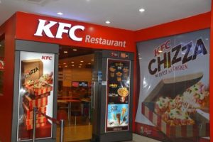 #BoycottKFC हुआ ट्रेंड, ट्विटर पर लोगों ने फास्ट-फूड चेन की जमकर की खिंचाई