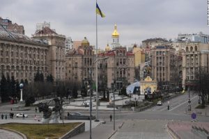 Ukraine Crisis: यूक्रेन में कई जगह आम लोगों से लूटपाट, नागरिकों को हथियार मिलने से अलगाववादी हिंसा का भी खतरा