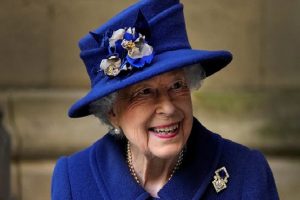 Queen Elizabeth II: कोरोना की चपेट में आईं ब्रिटेन की महारानी एलिजाबेथ द्वितीय, हल्के लक्षण आए सामने