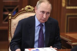 Russia-Ukraine crisis Live: रूसी राष्ट्रपति के खिलाफ EU का बड़ा एक्शन, यूरोप में पुतिन की संपत्ति करेगा जब्त