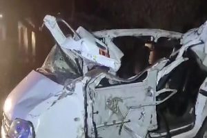Road Accident: यूपी में दो बड़े सड़क हादसे, 3 पुलिसकर्मियों सहित 8 लोगों ने गंवाई जान