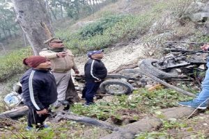 Big accident: उत्तराखंड में बारातियों की गाड़ी खाई में गिरने से 14 लोगों की मौत, ड्राइवर समेत 2 की हालत गंभीर