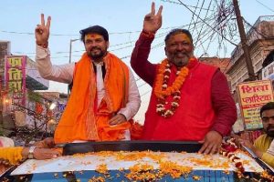 UP Elections: बलिया के दुबहड़ थानाध्यक्ष ने BJP प्रत्याशी दयाशंकर सिंह को दी केंद्रीय मंत्री बनने की अग्रिम शुभकामनाएं, वीडियो वायरल
