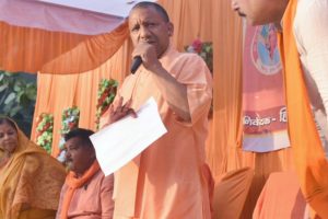 Uttar Pradesh: CM योगी बोले-10 मार्च से ही होली खेल रही है प्रदेश की जनता