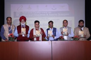 Book Launch: देश के महापुरुषों की विचारधारा को युवाओं तक पहुंचाने का प्रयास है ‘भारतीय मनीषियों की प्रेरक भूमिका’