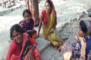 UP: कुशीनगर में चार बच्चों की मौत से मातम, परिजन बोले- टॉफी खाने के बाद गई जान
