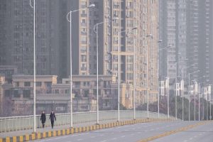 Covid: चीन की आर्थिक राजधानी शंघाई के बड़े इलाके में लगा लॉकडाउन, 2.60 करोड़ लोगों की टेस्टिंग जारी
