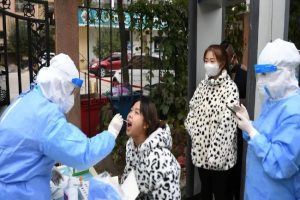 Coronavirus: चीन में कोरोना की जबरदस्त एंट्री, खौफ में आए लोग, लॉकडाउन की तरफ लौटा देश