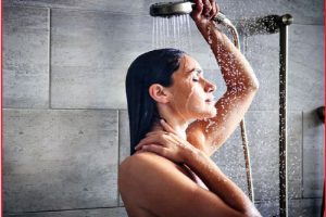 Bathing tips in summer: गर्मियों में नहाने के लिए अपनाएं ये 3 अमेजिंग टिप्स, जो स्किन को रखें सॉफ्ट और रिफ्रेशिंग