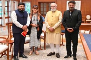 Bollywood: ‘द कश्मीर फाइल्स’ फिल्म की PM मोदी ने की तारीफ, मेकर्स और एक्टर से भी मिले