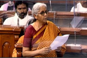 Nirmala Sitharaman: निर्मला सीतारमण ने संसद में पेश किया जम्मू कश्मीर का बजट
