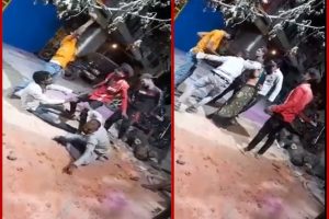 Holi 2022: होली समारोह में डांस के दौरान शख्स ने खुद को मारा चाकू, वीडियो हो रहा वायरल
