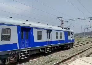 J&K: बडगाम-बारामूला सेक्शन के बीच पहली इलेक्ट्रिक ट्रेन का सफल परीक्षण, खुद रेल मंत्री ने दी जानकारी