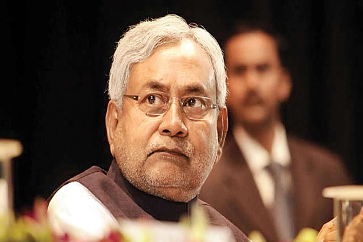Bihar: बिहार की सियासत से आई बड़ी खबर, नीतीश कुमार ने दिया मुख्यमंत्री पद से इस्तीफा