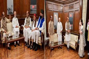 Delhi: इधर संसद का बजट सत्र समाप्त हुआ, उधर सोनिया-मुलायम समेत कई विपक्षी नेताओं ने PM मोदी से की मुलाकात