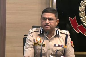 Delhi: एकतरफा जांच के आरोपों पर दिल्ली पुलिस प्रमुख ने कहा, ‘किसी के साथ भेदभाव नहीं होगा’