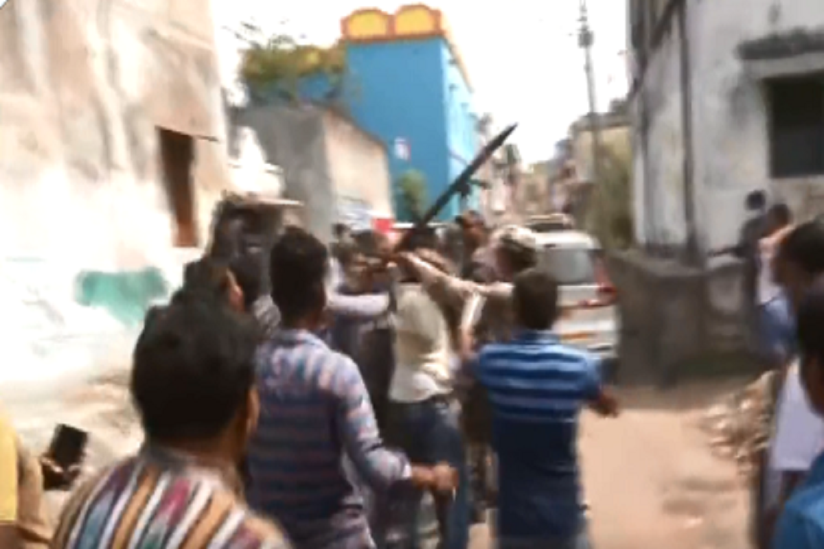 West Bengal: आसनसोल उपचुनाव के बीच TMC की गुंडागर्दी, BJP उम्मीदवार अग्निमित्रा पॉल के काफिले पर किया हमला
