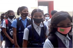 Delhi Corona: कोरोना को लेकर स्कूलों के लिए जारी हुई नई गाइडलाइंस, जानिए क्या है नए-निर्देश