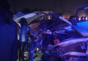 Accident: यूपी में लगातार दूसरे दिन बड़ा सड़क हादसा, देवरिया में बस से टकराई बोलेरो; 6 की मौत