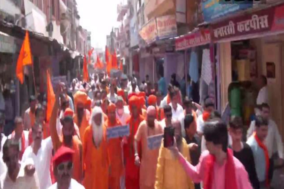 Rajasthan: 300 साल पुराने शिव मंदिर के तोड़े जाने से खफा साधु-संतों ने निकाली आक्रोश रैली, CM गहलोत से की इस्तीफे की मांग