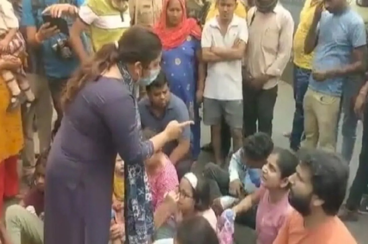 Ghaziabad: ‘बस! बहुत हो गया, चुप रहो’, बेटे की मौत पर रो रही मां को धमकाते SDM का वीडियो वायरल
