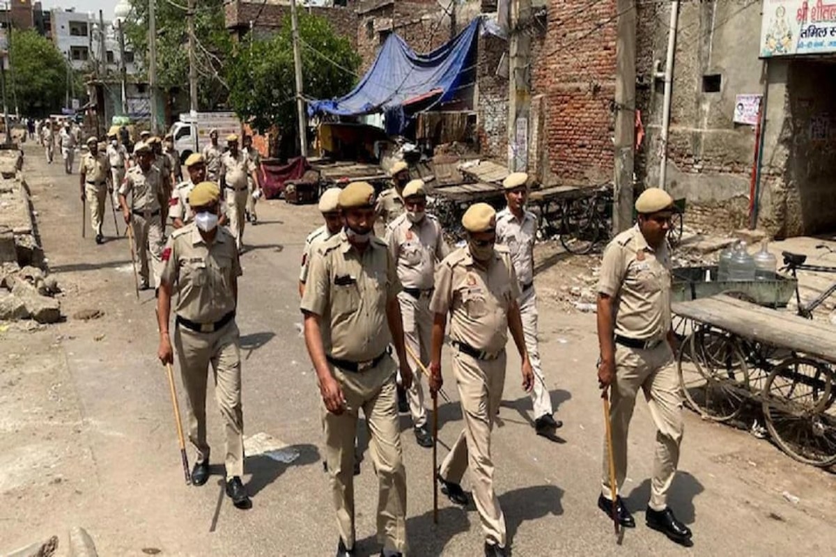 Jahangirpuri Violence: VHP और बजरंग दल पर केस दर्ज, बिना इजाजत रैली निकालने का लगा आरोप