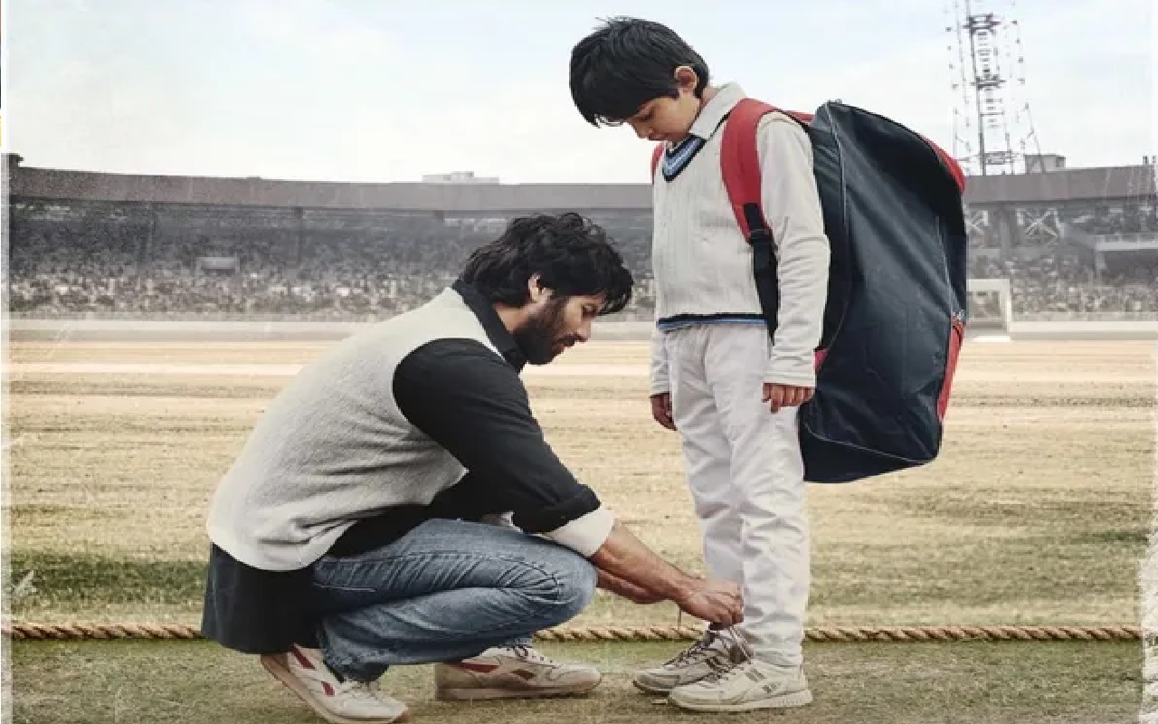 Jersey Review: एक पिता बन शाहिद ने जीता फैंस का दिल, बाप-बेटे के बीच का भावुक रिश्ता दिखाती है फिल्म