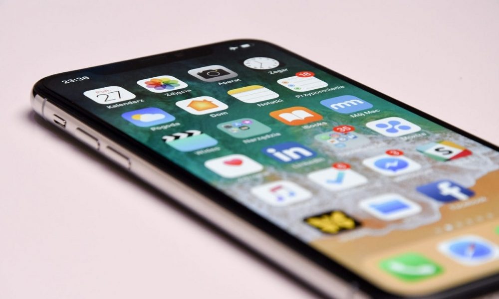 Biggest Mistakes in Smartphone: स्मार्टफोन के इस्तेमाल में भूलकर भी न करें ये 5 गलतियां, जा सकती है जान भी