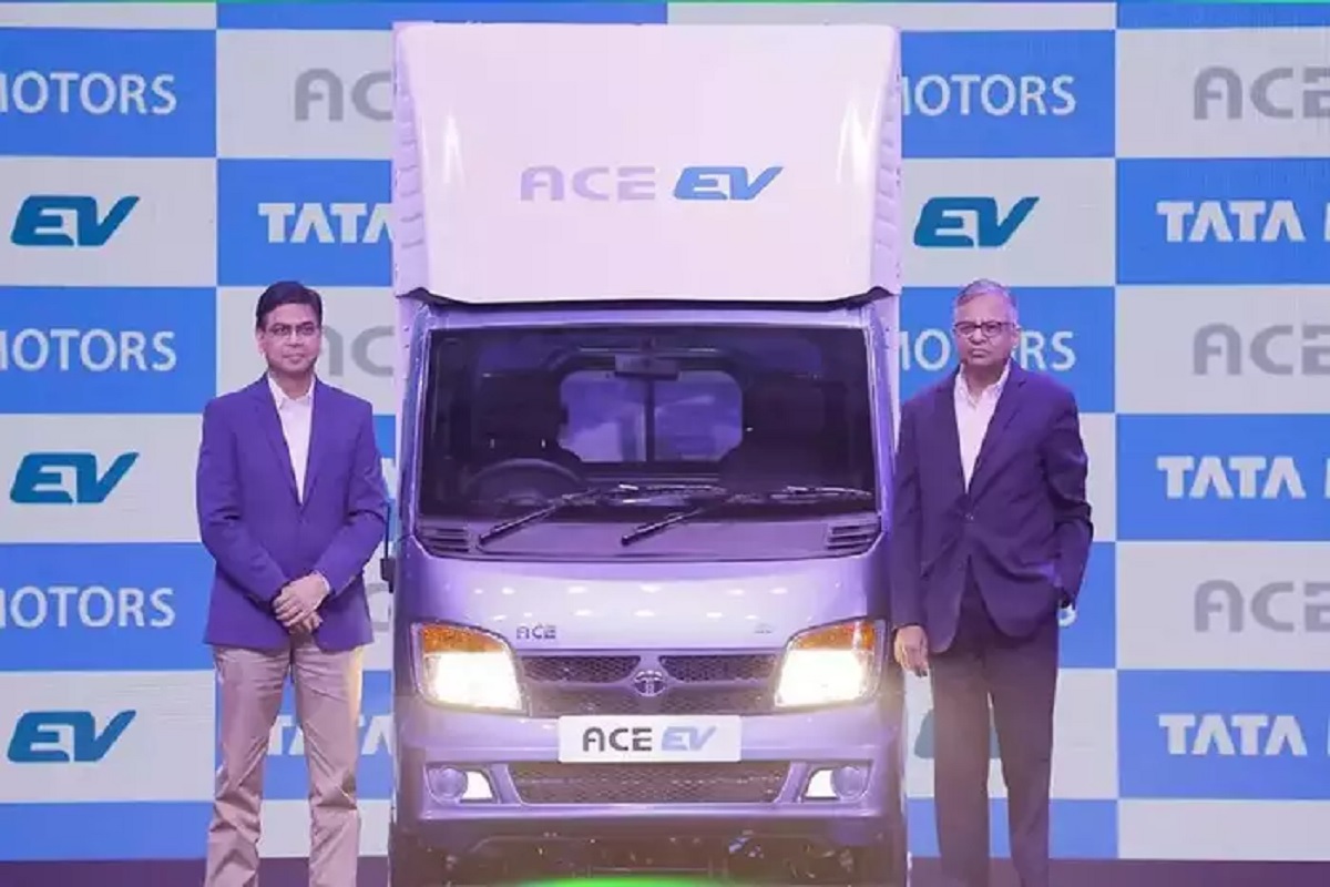 New Tata Ace EV: Tata motors ने लॉन्च की अपनी Ace EV इलेक्ट्रिक कार्गो, एक बार चार्ज करने पर चलेगा इतनी देर, जानें खासियत
