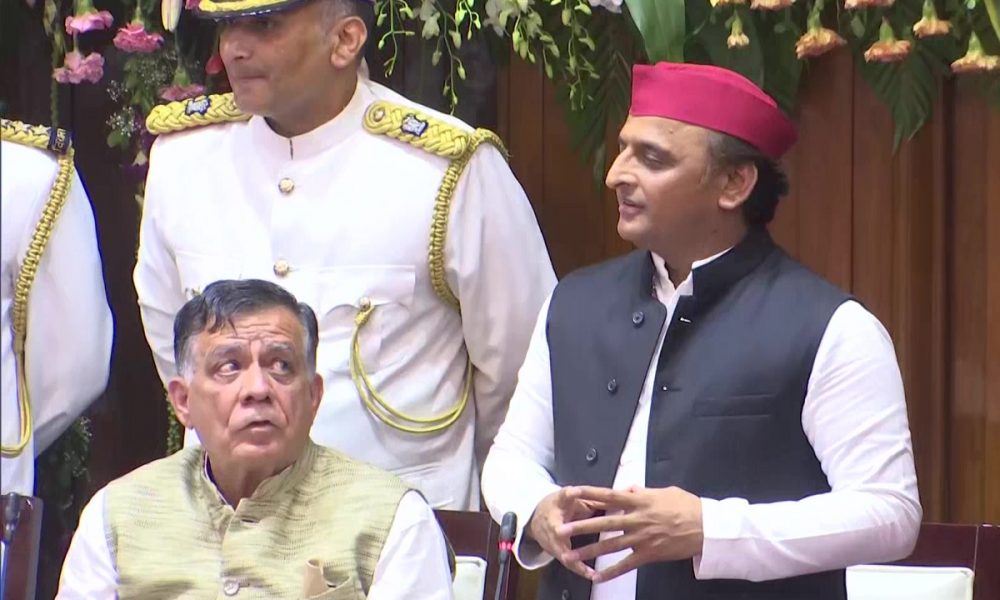 UP: विधानसभा के बदले स्वरूप को देखकर हैरान हुए अखिलेश, सीएम योगी की तारीफ में कही ये बात