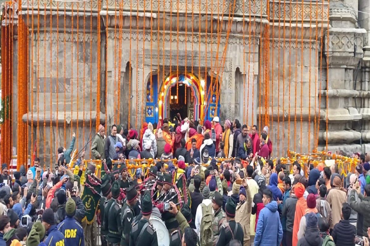 Kedarnath Yatra: इधर बाबा केदरनाथ में बढ़ रही भीड़, उधर उत्तराखंड सरकार ने लिया ये अहम फैसला