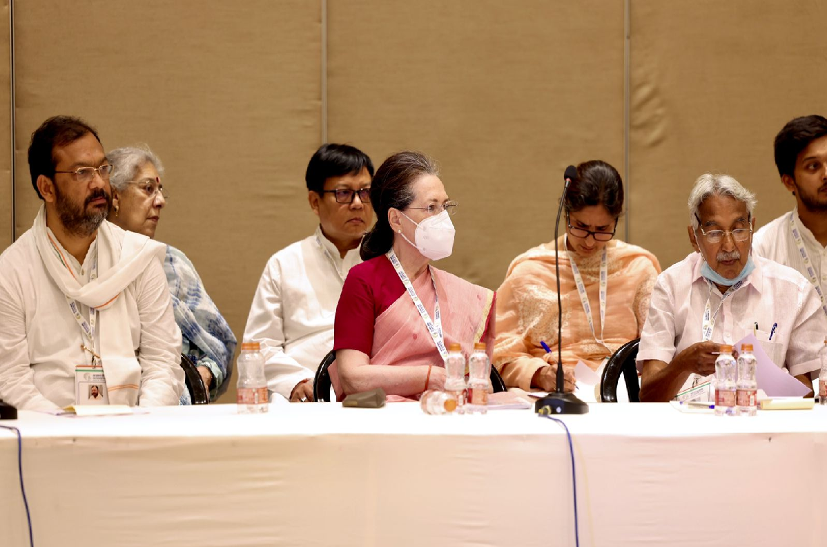Congress Meeting: सोनिया गांधी की कांग्रेस नेताओं को नसीहत, अपने विचार रखें, लेकिन….