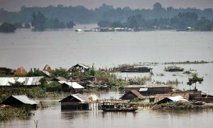 Hevay Rain: असम में भारी बाढ़ के चलते जनजीवन अस्त-व्यस्त, 24,681 लोग प्रभावित