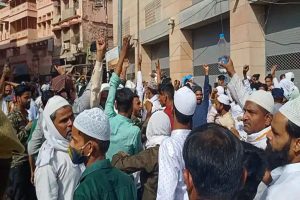Gyanvapi Masjid Controversy: मु्स्लिम पक्षकारों ने रोका ज्ञानवापी मस्जिद का सर्वे, पुलिस को लेना पड़ा एक्शन, हिरासत में लिए गए ये लोग