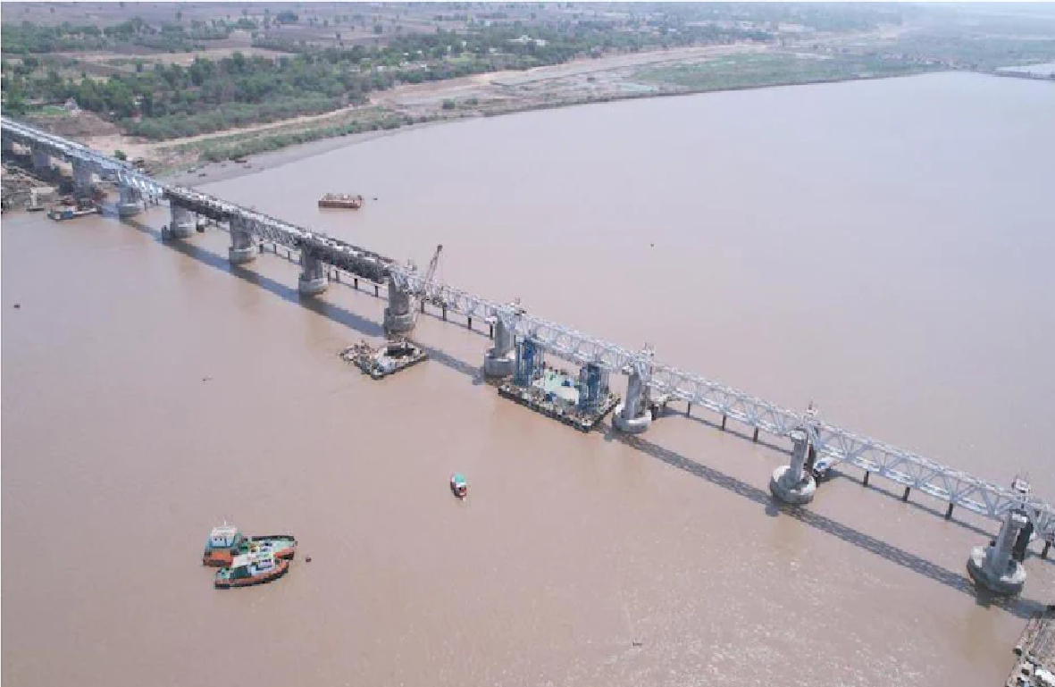 India’s Longest Rail Bridge: भारतीय रेलवे कर रहा सबसे बड़े ब्रिज का निर्माण, अब नर्मदा नदी के उपर से तेज गति में दोड़ेंगी ट्रेनें   