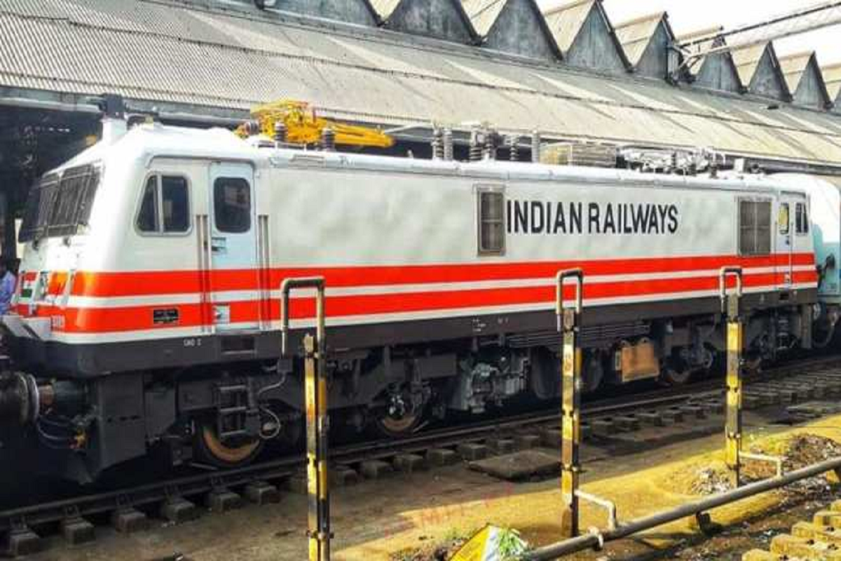 Indian Railway: अब टिकट लेने के लिए नहीं लगानी पड़ेगी लाइन, रेलवे की इस नई सुविधा से आसानी से मिल जाएगी टिकट