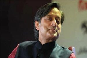 Shashi Tharoor: शशि थरूर ने दिया किरण मजूमदार शॉ के ट्वीट का करारा जवाब, यूजर्स ने की जमकर तारीफ