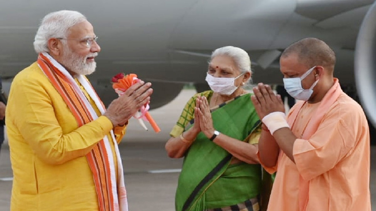 UP: CM योगी ने PM मोदी का स्वागत करते हुए लिखा ‘लक्ष्मण की नगरी’, तो लोग करने लगे उनसे ये मांग