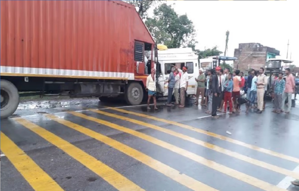 Bahraich Road Accident: बहराइच में ट्रक और टैंपो ट्रैवलर की भीषण टक्कर, मौके पर 7 श्रद्धालुओं की मौत, अयोध्या दर्शन जा रहे थे श्रद्धालु