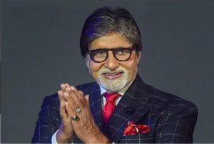 Amitabh Bachchan: फीमेल फैन ने की अमिताभ की फोटो के साथ ऐसी हरकत की शरमा गए एंग्री यंग मैन, कहा- देवी जी..कोई तो जगह छोड़ दो