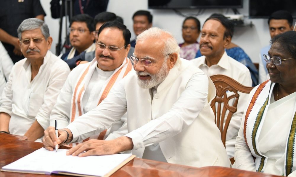 President Election 2022: BJP अध्यक्ष ने पूर्व PM देवेगौड़ा, सोनिया गांधी कई समेत विपक्ष को मिलाया फोन, द्रौपदी मुर्मू के लिए मांगा समर्थन