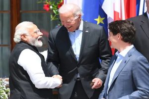G-7 Summit: G7 में PM मोदी से हाथ मिलाने के लिए देखिए किस तरह बेचैन दिखे अमेरिकी राष्ट्रपति जो बाइडेन, वीडियो वायरल