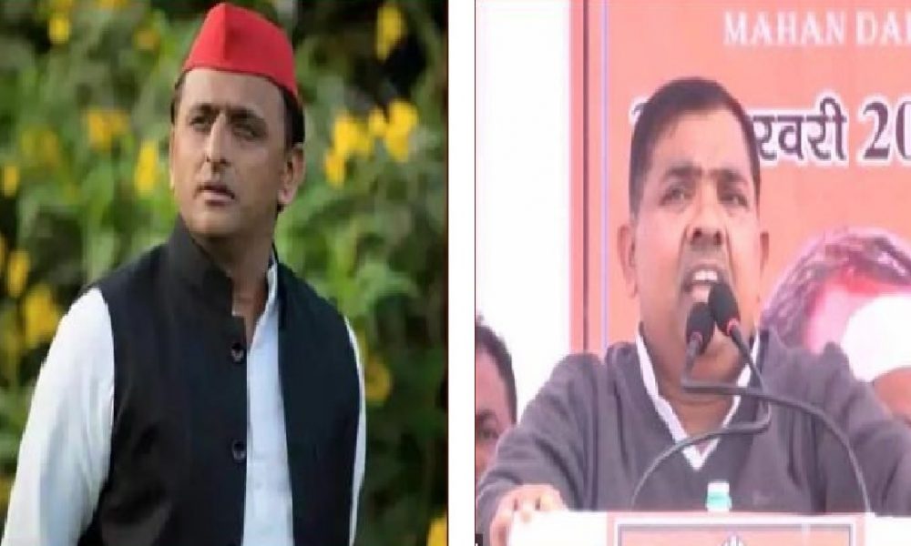 Politics: महान दल के चीफ केशव देव मौर्य ने तोड़ा गठबंधन तो अखिलेश यादव हुए नाराज, कार वापस लेकर किया पैदल
